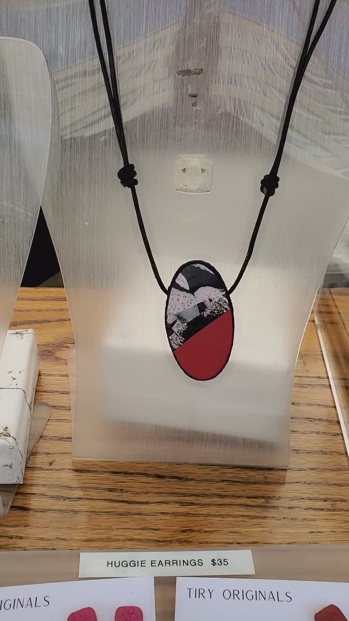 Large Oval Pendant - Scarlett